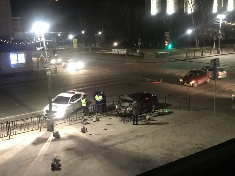 Перекресток на курском. Перекресток Курск. ДТП В городе Курске на улице Ленина.