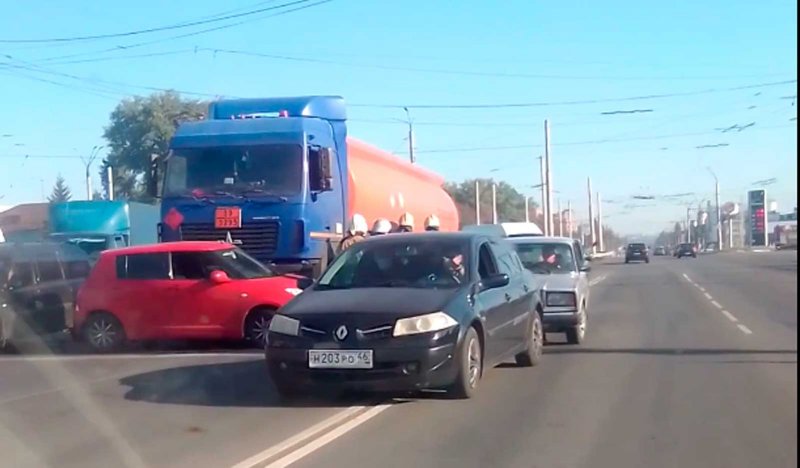 Курск проезд льговский поворот. ДТП на Льговском повороте. Кольцо на Льговском повороте Курск. Авария на Льговском повороте Курск. Фото Льговский поворот.