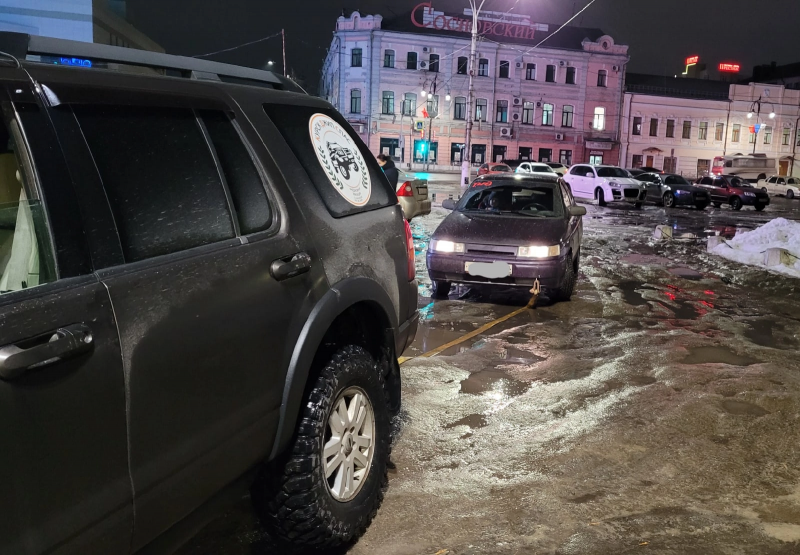 Внедорожник курск. Курск джип спас. Джип Курск. Ледяная машина. Авито Курск спасение машин из грязи.