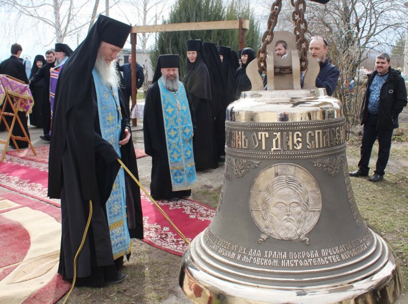 Колокол в деревне