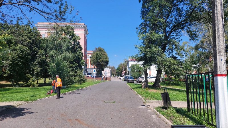 Жители курска. Пролетарский сквер Курск. Парк КЗТЗ Курск. Первомайский сквер. Парки г Курска.