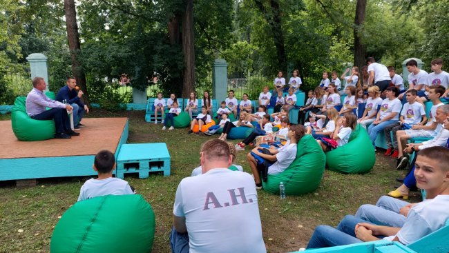 Роман старовойт в джинсах фото