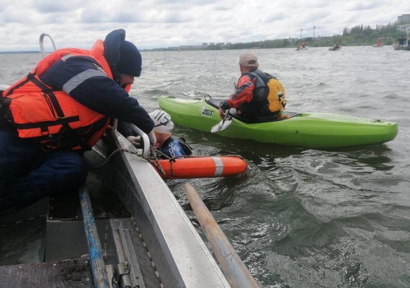 В Курчатове Курской области водолазы спасли участницу этапа Кубка РФ по триатлону raquo 46ТВ Курское Интернет Телевидение