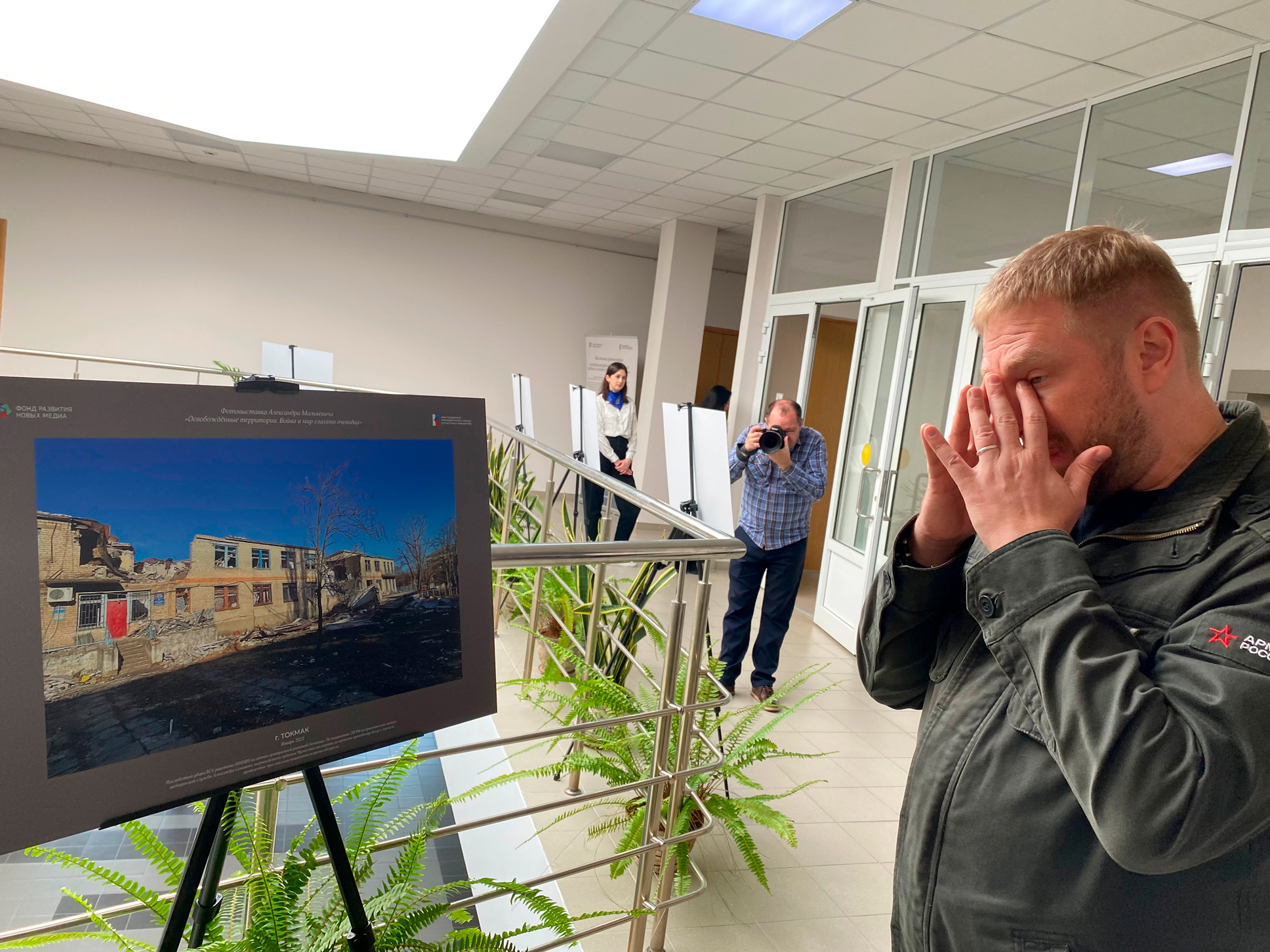 В Курске открылась посвященная СВО выставка военкора Александра Малькевича  » 46ТВ Курское Интернет Телевидение