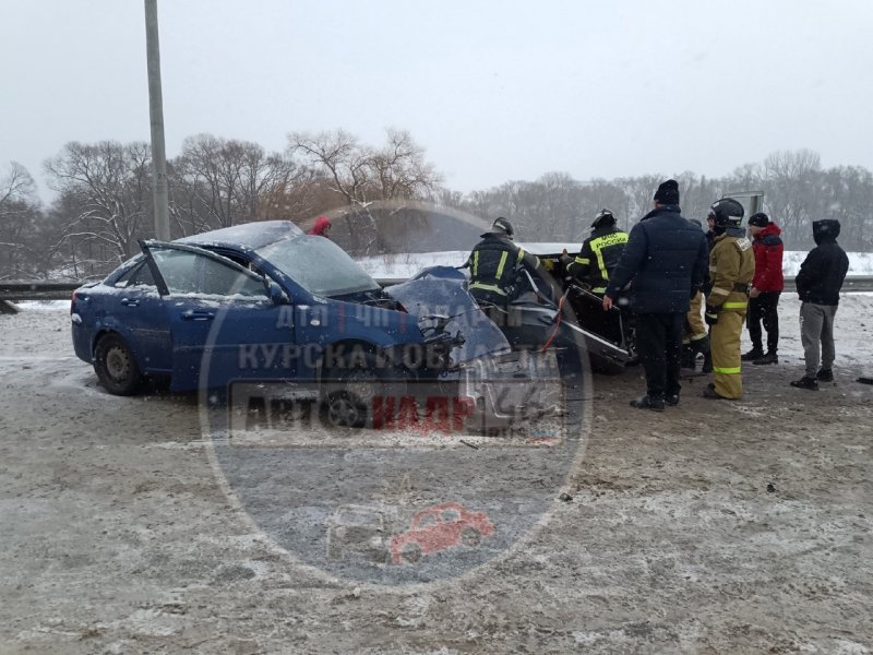 Автомобиль движущийся по горизонтальному участку