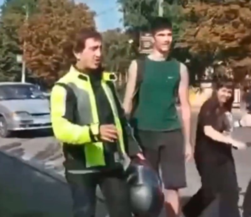 Комика Дениса Дорохова сняли на видео на улицах приграничного Рыльска