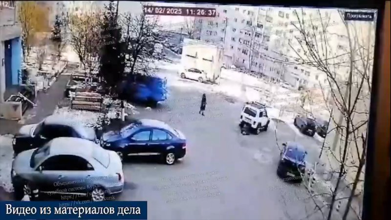 Опасный маневр: в Курске водитель Нивы сбил пенсионерку во дворе