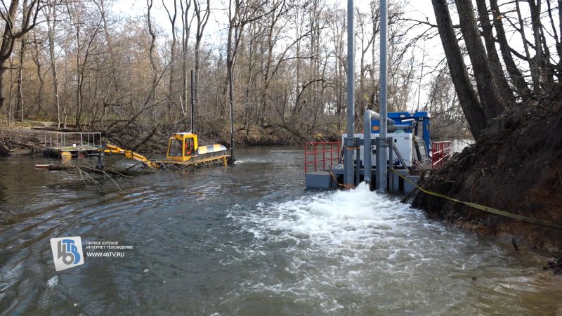В Курске река Тускарь проходит очищение земснарядом