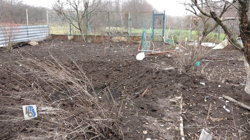 Воронка, груды стекла, обломки БПЛА: в Курске считают ущерб от прилёта