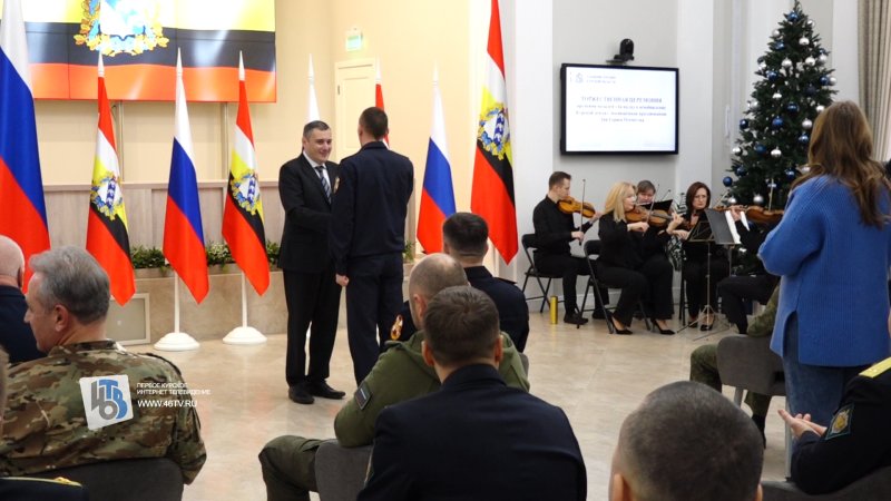 Спасибо за освобождение Курской земли: в Доме Советов вручили медали