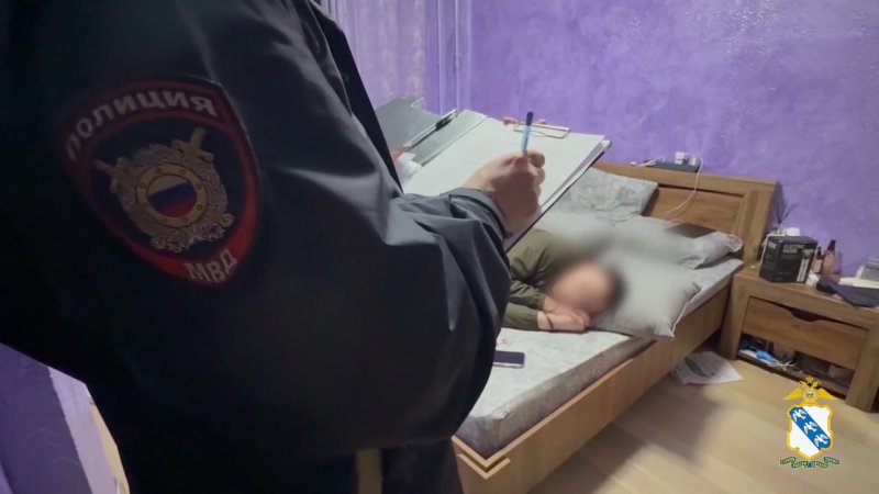 Мать, сын, метадон: в Курске задержали семью наркодилеров