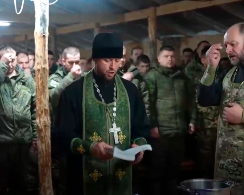 Бойцы РФ на Курском направлении встретили Рождество на богослужении