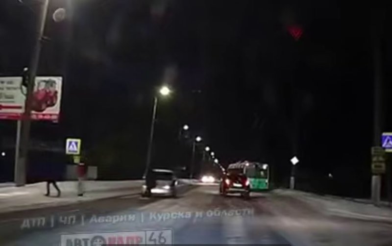 В Курске момент ДТП со сбитым пешеходом на Магистральном попал на видео