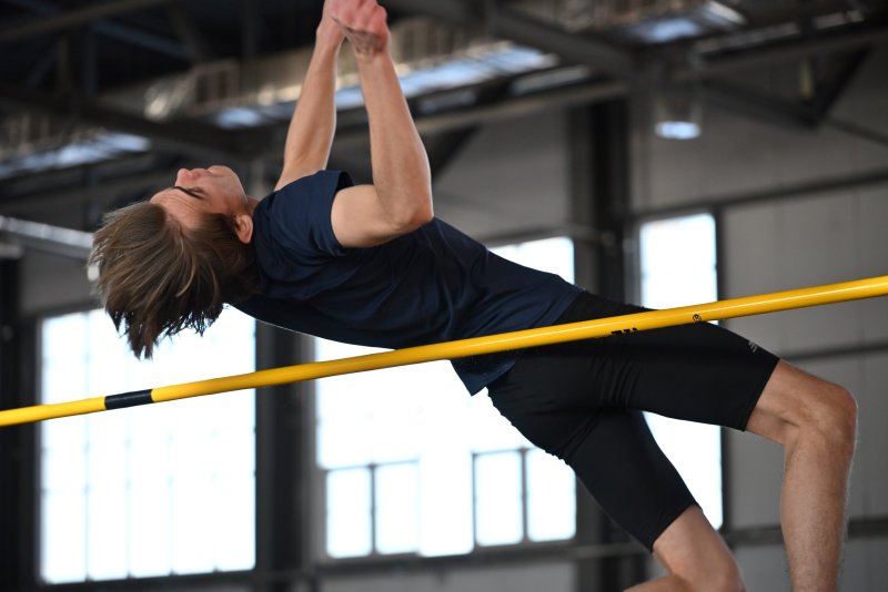 В Курске в областных соревнованиях легкоатлетов сразились почти 140 человек