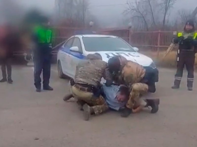 8 кг наркотиков: в Курской области задержан межрегиональный наркокурьер