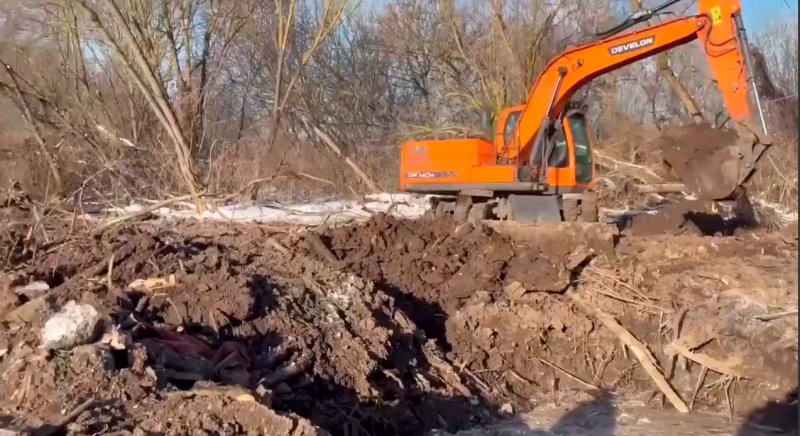 В Курске порыв канализации на 1-й Прогонной пока ликвидировать не удалось