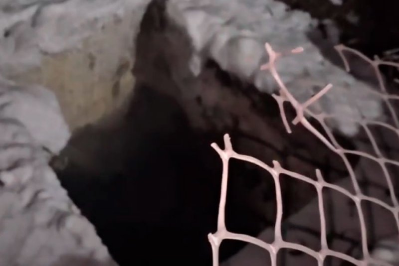 В Курске улицу Гагарина окутала вонь от раскопанной канализации