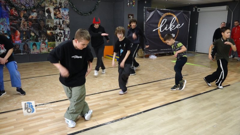 От 6 до 50: в Курске готовят будущих олимпийских чемпионов по брейк-дансу