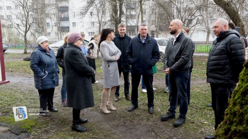 Глава Курска проверил ход благоустройства дворовых территорий