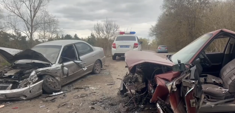 В Курске в лобовом ДТП на 1-й Гуторовской ранены 3 человека