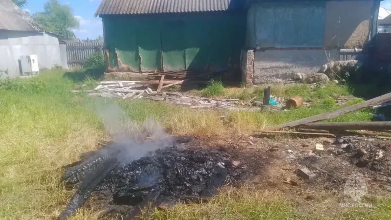 Жительница Обояни жгла мусор и чуть не спалила дом