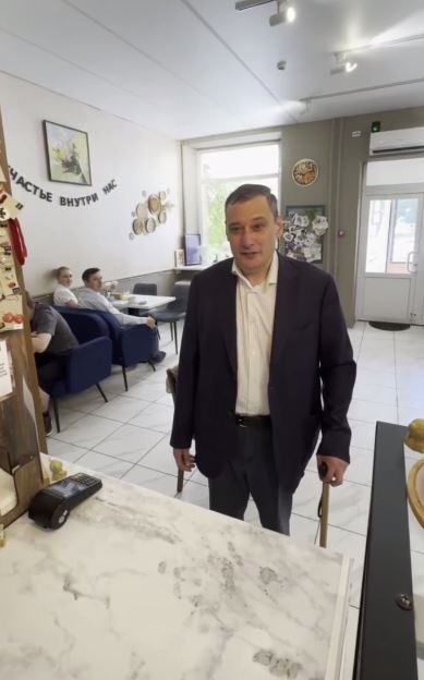 Хинштейн прочитал стихотворение Ахматовой и получил скидку на кофе