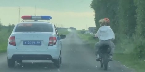 Летящие вдаль: в Железногорске остановили 3 подростков на байках
