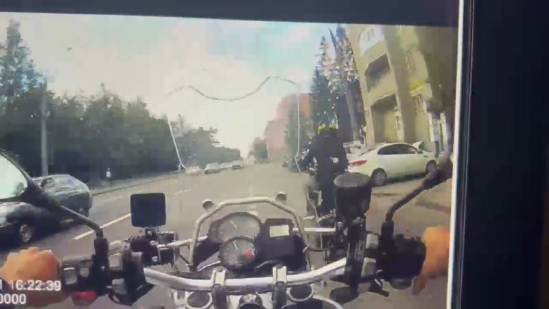 В центре Курска полиция гонялась за мотоциклистом без прав