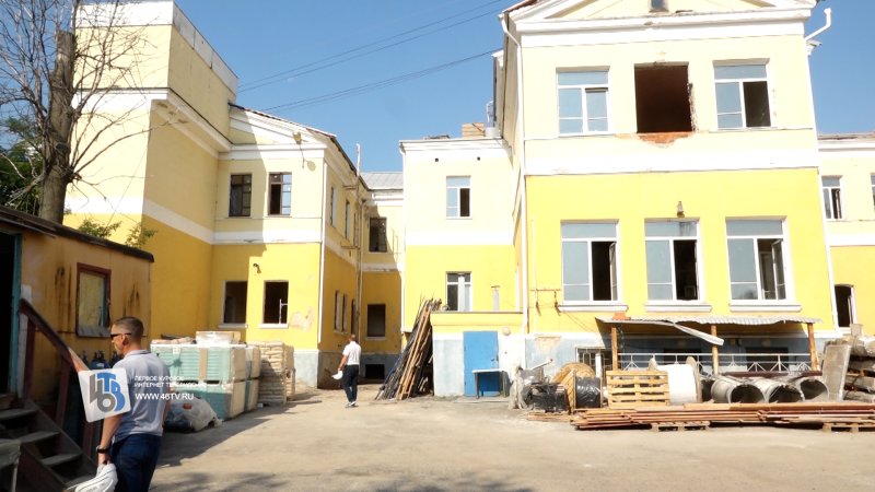 Реконструкция здания роддома на Ленина в Курске завершена на 30%