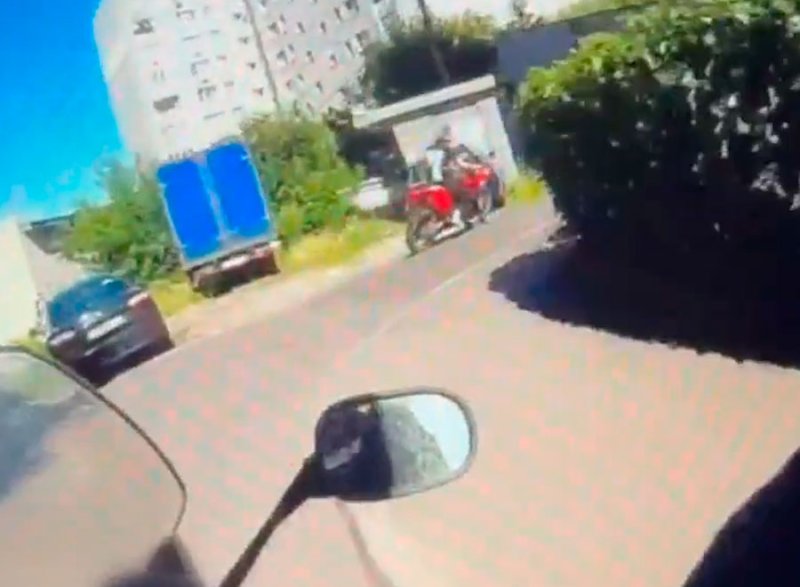 В Курске юный байкер пытался удрать от ГАИ, погоню сняли на видео
