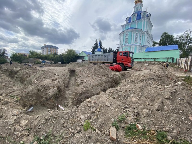 В Курске расчищают место под новый сквер на Можаевской